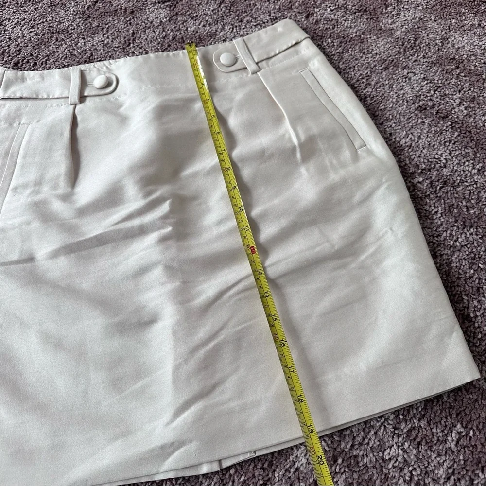 Women’s Banana Republic Mini Skirt - Picture 3 of 5